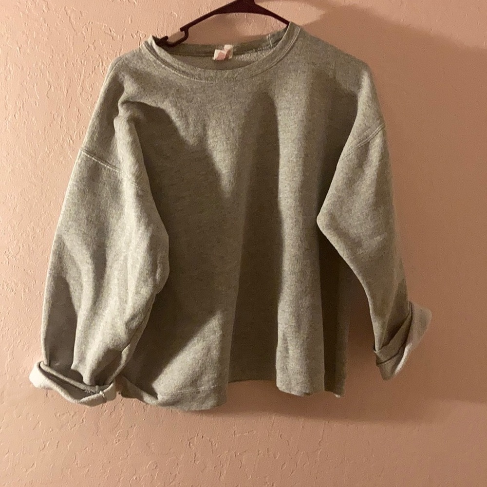 Grey pullover